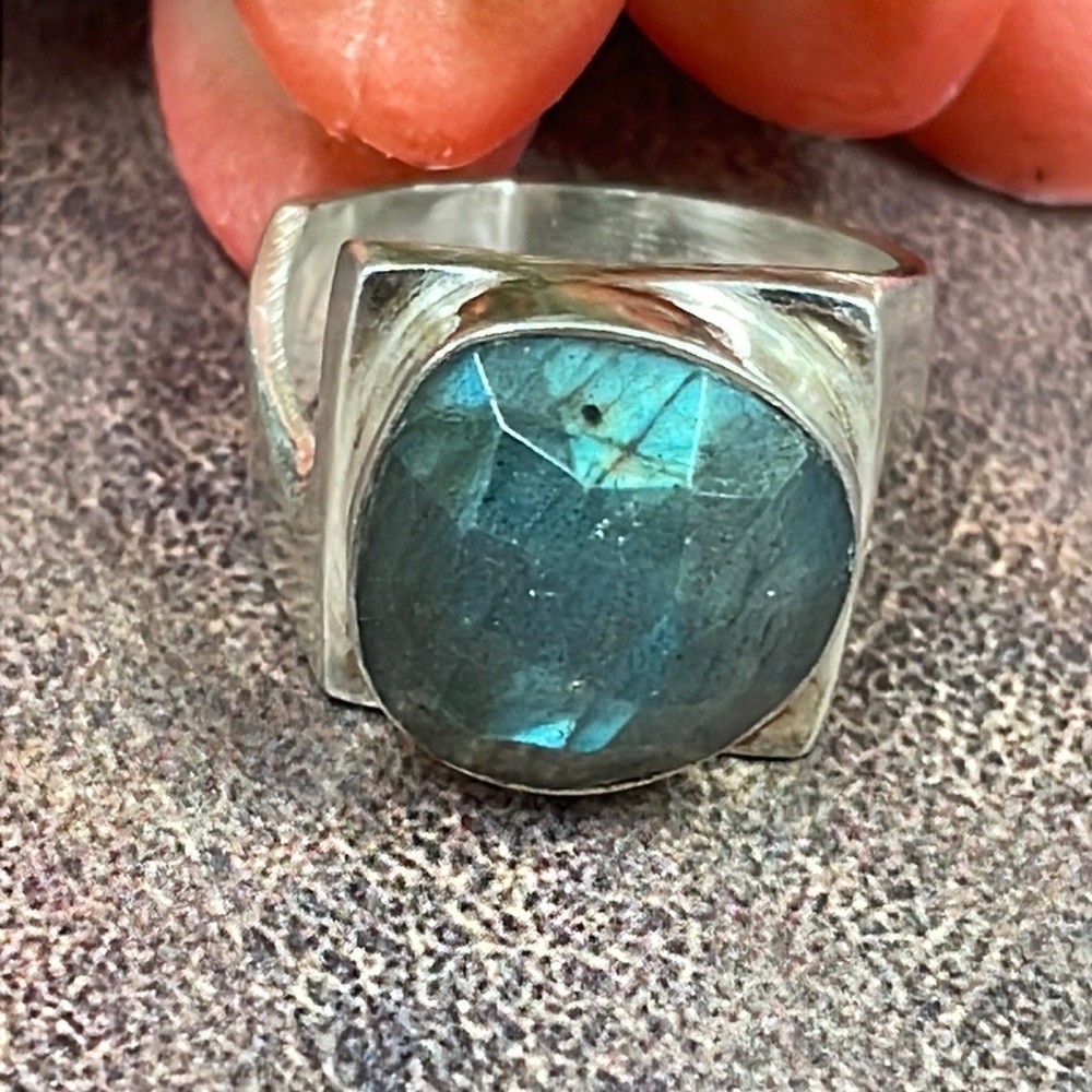 Labradorite Silver Ring - Picture 2 of 16